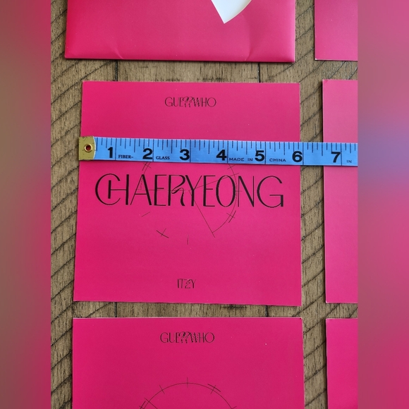 5 PCS K-POP ITZY ALBUM "GUESS WHO?" OFFICIAL LIMITED EDITION POSTCARDS W SLEEVE - Picture 11 of 14